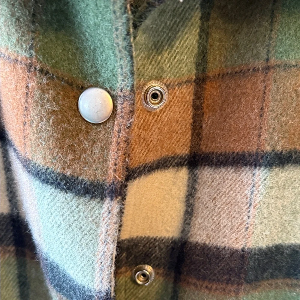 Cozy Plaid Button-Down Shirt - Picture 5 of 6